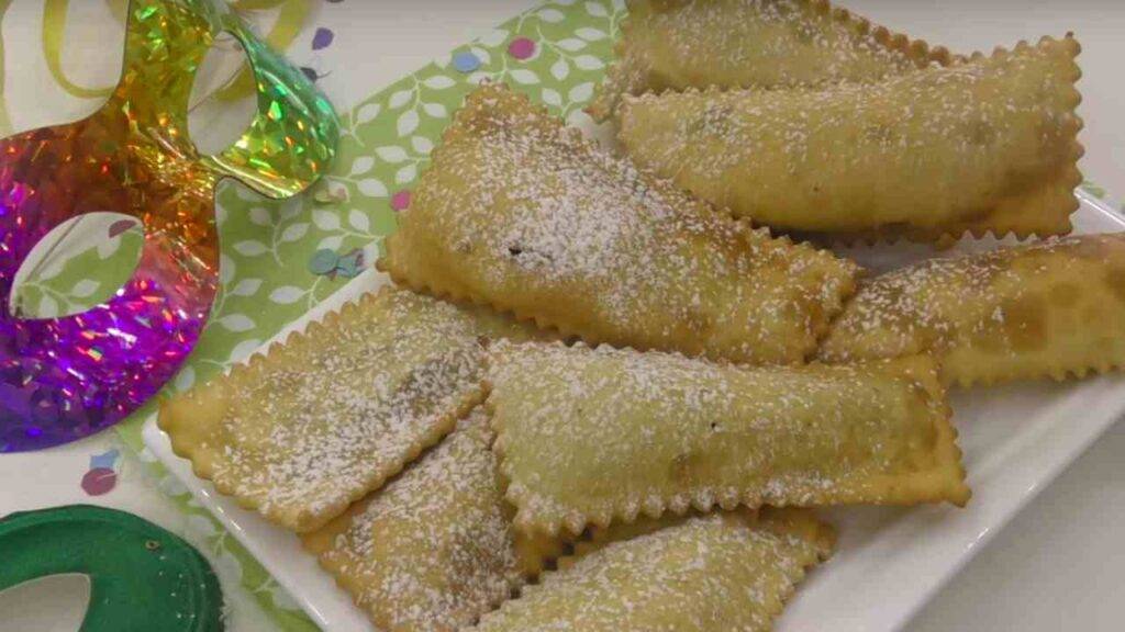 Bugie ripiene con la Nutella il dolce di Carnevale più buono