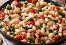 Fagioli e spinaci in padella | Appetitosi, saporiti e veloci Fagioli e spinaci in padella ricetta