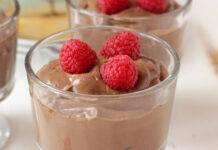 Mousse al tofu al cioccolato e lamponi, dessert vegano e facilissimo dessert al tofu