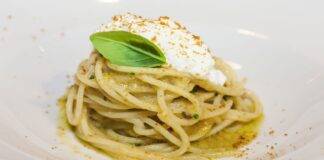 Spaghetti con burrata