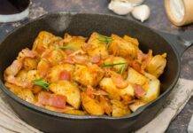 Patate arrostite tirolesi | Gustose, saporite e saltate in padella Patate arrostite tirolesi ricetta