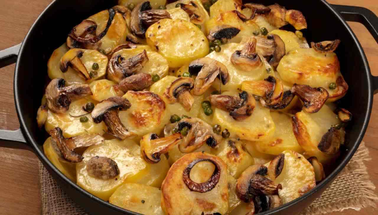 Patate e funghi al forno ricetta