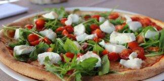 Pizza Margherita con rucola ricetta