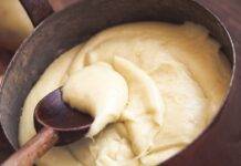 Purè di patate filante al formaggio | La variante golosa del piatto più amato Purè di patate filante al formaggio