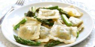 Ravioli al limone con asparagi ricetta