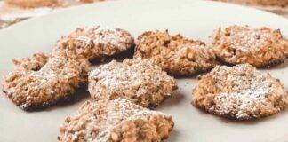 Biscotti 3 ingredienti alle nocciole ricetta