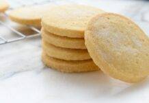 Biscotti al burro | Gustosi e friabili Biscotti al burro ricetta