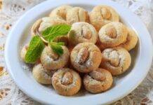 Biscotti al vino passito e mandorle ricetta