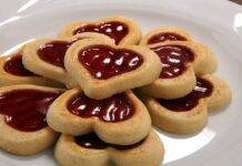 Biscotti con marmellata