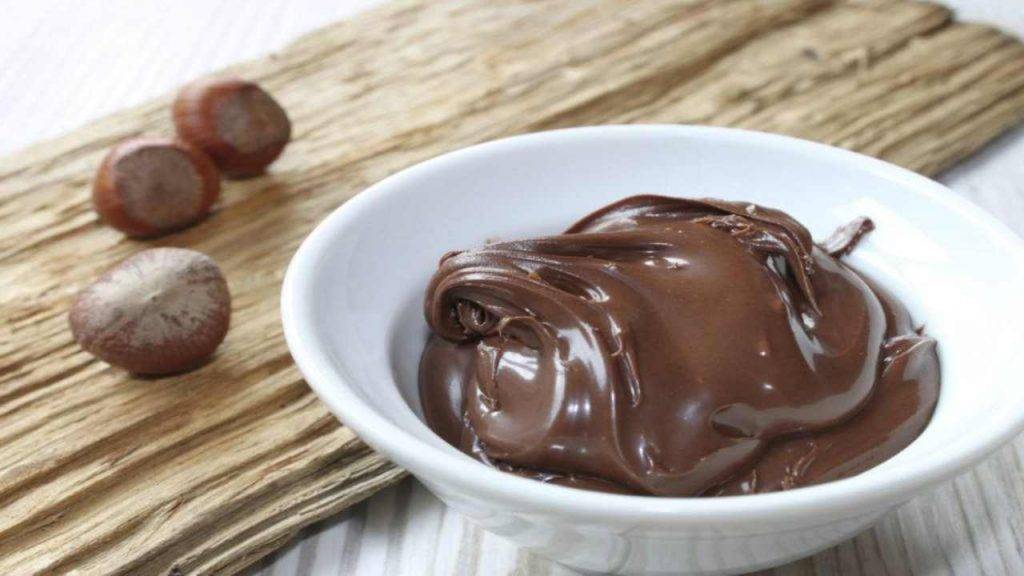 Ciambelle ripiene di crema al cioccolato FOTO ricettasprint