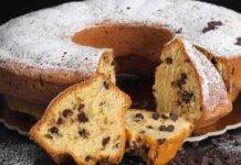 Ciambella al miele con gocce di cioccolato ricetta