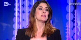 Elisa Isoardi in sottoveste - RicettaSprint