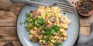 Funghi e uova ricetta