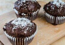 Muffin al cacao e cuore di cocco | Golosissimi e dal cuore tenero muffin cocco cacao ricetta FOTO ricettasprint