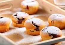 Muffin ripieni senza burro | Uno tira l’altro perfetti per tutta la famiglia Muffin senza burro