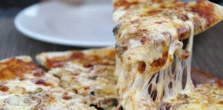 Pizza di patate con prosciutto e formaggio ricetta
