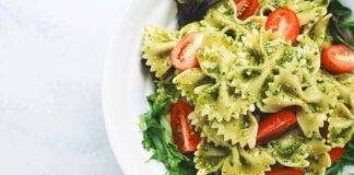 Pasta al pesto di rucola e limone ricetta