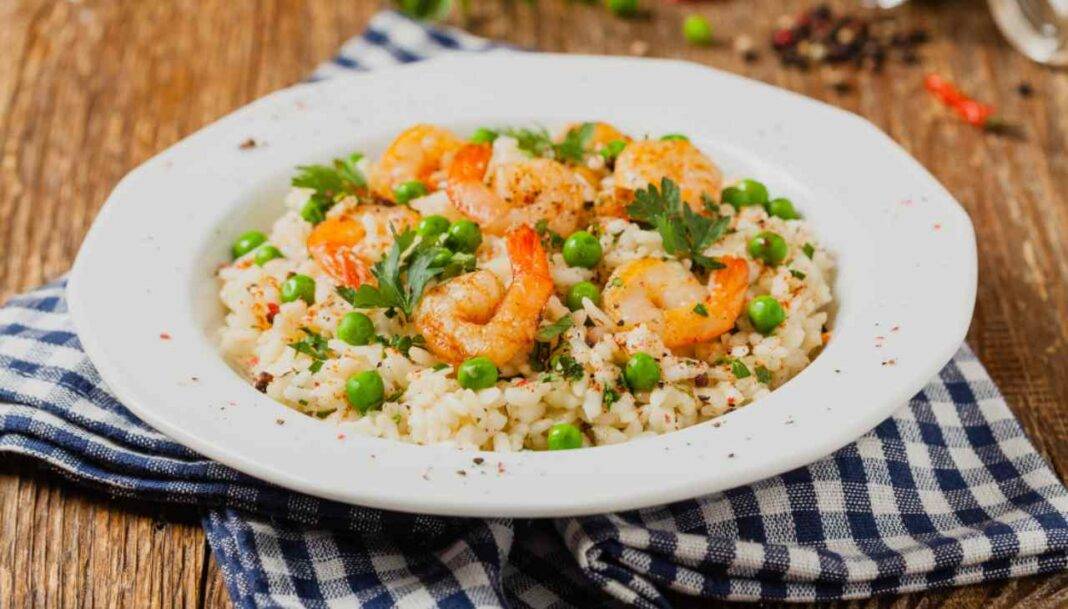 Risotto con gamberi e piselli Veloce e invitante per un primo all