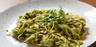 Pasta al pesto e tonno