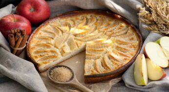 Torta di mele fit con yogurt e solo albumi | Il gusto legato alla leggerezza