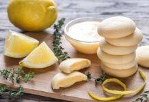 Biscotti al limone con cuore morbido | Deliziosamente buoni biscotti limone cuore morbido ricetta FOTO ricettasprint