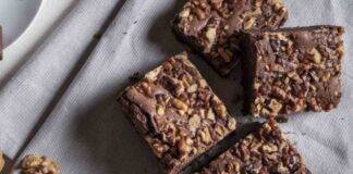 Brownies proteici cioccolato e noci ricetta