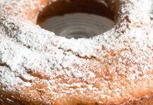 Torta con essenza di limone