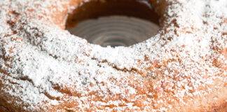 Torta con essenza di limone