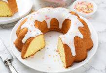 Dolce pasquale con glassa