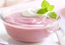 Crema pasticcera alle fragole | Una deliziosa variante crema pasticcera fragole ricetta FOTO ricettasprint