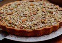 Dolce agli amaretti e formaggio