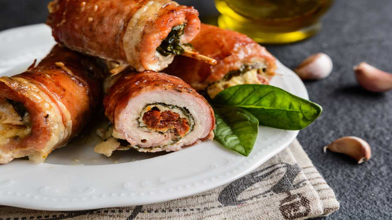 Involtini di carne con spinaci con pomodori secchi | Una vera bontà