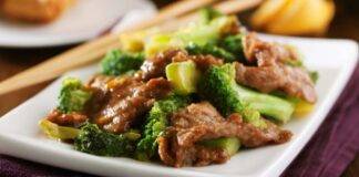 Carne con broccoli lessati