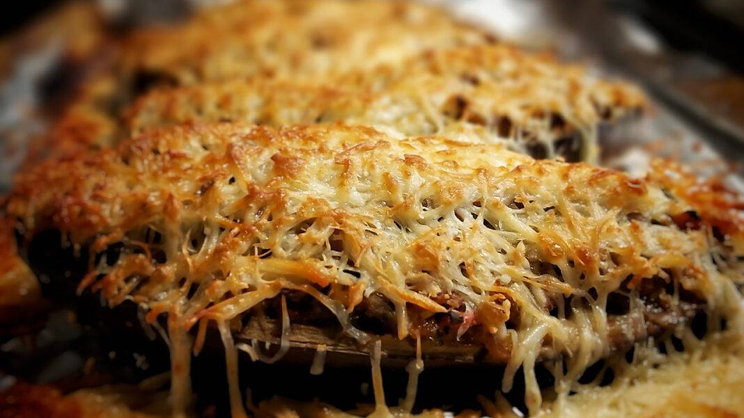 Melanzane con prosciutto cotto e scamorza al forno, buonissimo