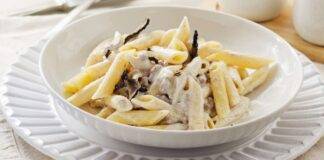 Penne al formaggio tartufo e salsiccia