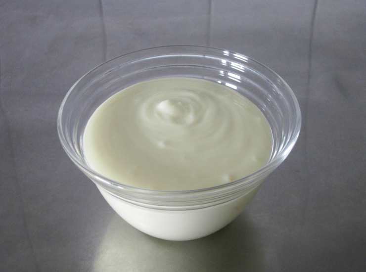 Pasta crema di peperoni e yogurt FOTO ricettasprint