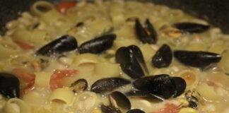 Pasta e fagioli con le cozze