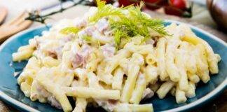 Pasta con formaggio e affettao