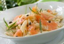 Penne al salmone cremose senza panna ricetta