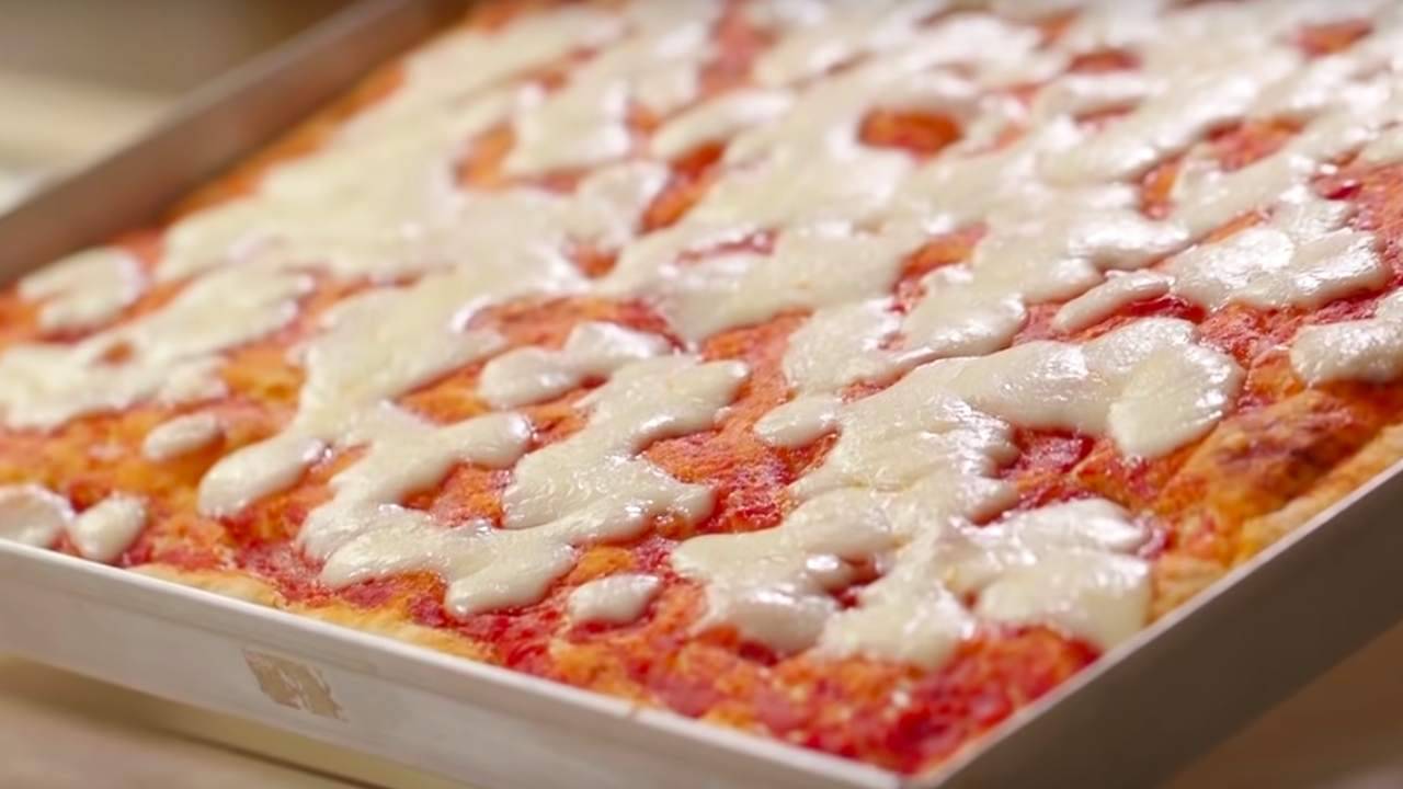 Pizza in Teglia: alta e soffice - Chiara's Bakery