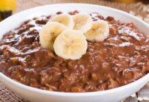 Porridge cioccolato e avena | Goloso e leggero Porridge cioccolato e avena ricetta