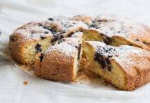 Torta con mirtilli e yogurt senza burro per un dolce risveglio Dolce con mirtilli