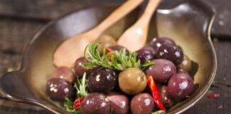 olive in salamoia saporite ricetta della nonna ricettasprint