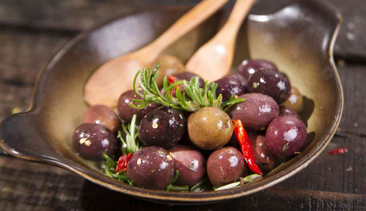 olive in salamoia saporite ricetta della nonna ricettasprint