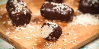 Barrette al cioccolato ripiene di cocco e vaniglia