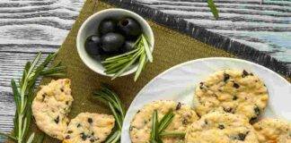 Biscotti per antipasti olive e rosmarino