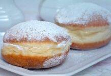 Bomboloni con poche calorie fatti di farina Manitoba | Ricetta Bimby per dei dolcetti leggerissimi e golosi Dolcdtti morbidi ripieni