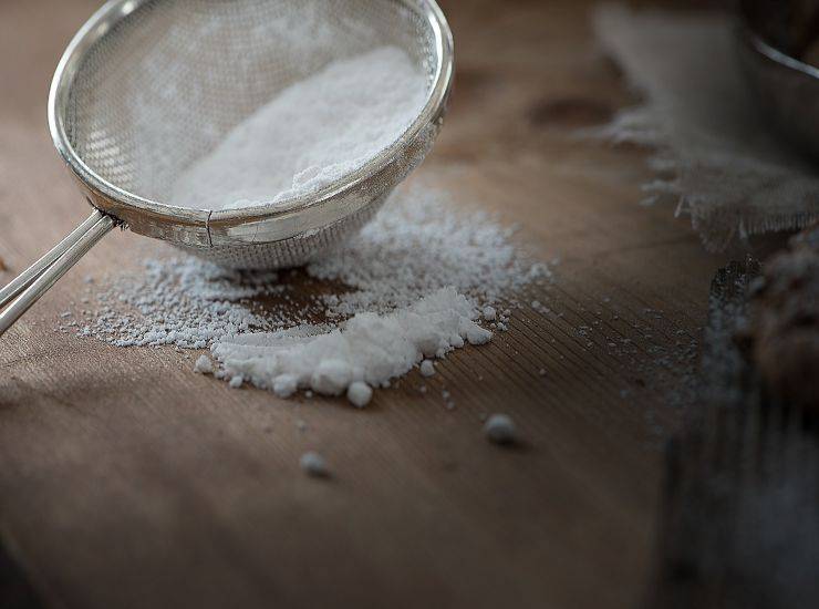 Ciambelle semplici con zucchero a velo FOTO ricettasprint