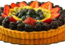 Dolce fresco alla frutta e formaggio