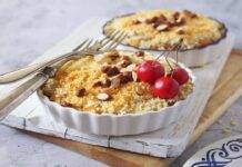 Crumble con crema e mandorle | Croccante, gustoso e facile da preparare Crumble con crema